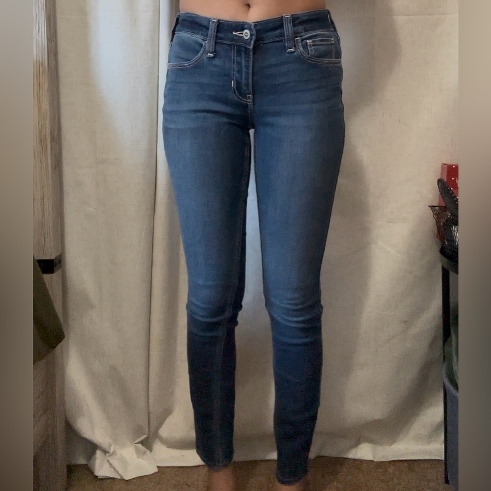 Hollister low rise super skinny jeans [ 000R, W 23R ]